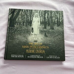 The Art of Miss Peregrine's Home for Peculiar Children Book 🩶